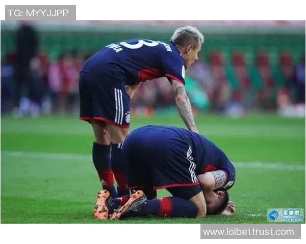 德甲精彩对决那不勒斯逆转里昂乌龙球成比赛转折点战术分析