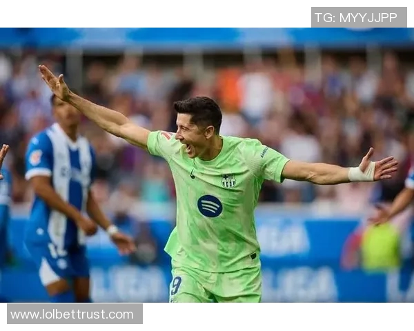 西甲激战：那不勒斯小胜莱比锡红牌争议引发全场热议