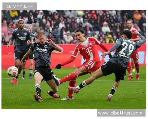 西甲激战：拜仁强势3-0莱比锡绝杀时刻点燃全场激情