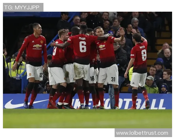 足总杯激战曼联与莱比锡平局红牌事件引发全场热议与战术分析